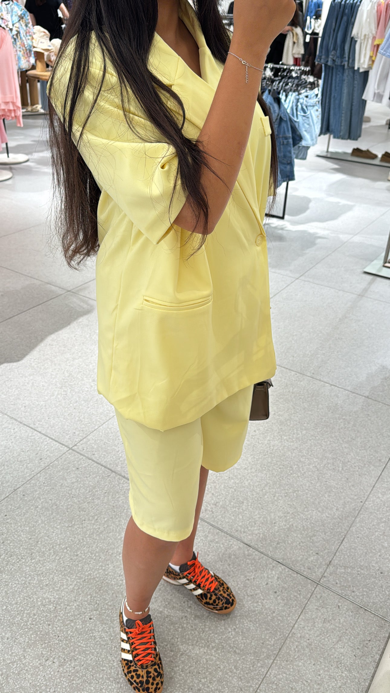 ENSEMBLE BERMUDA JAUNE