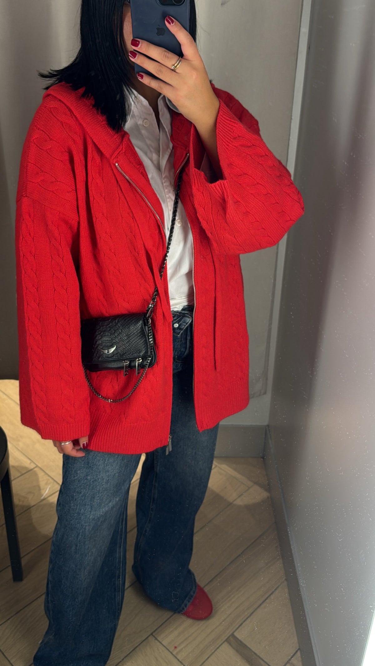GILET TRICOT À CAPUCHE ROUGE