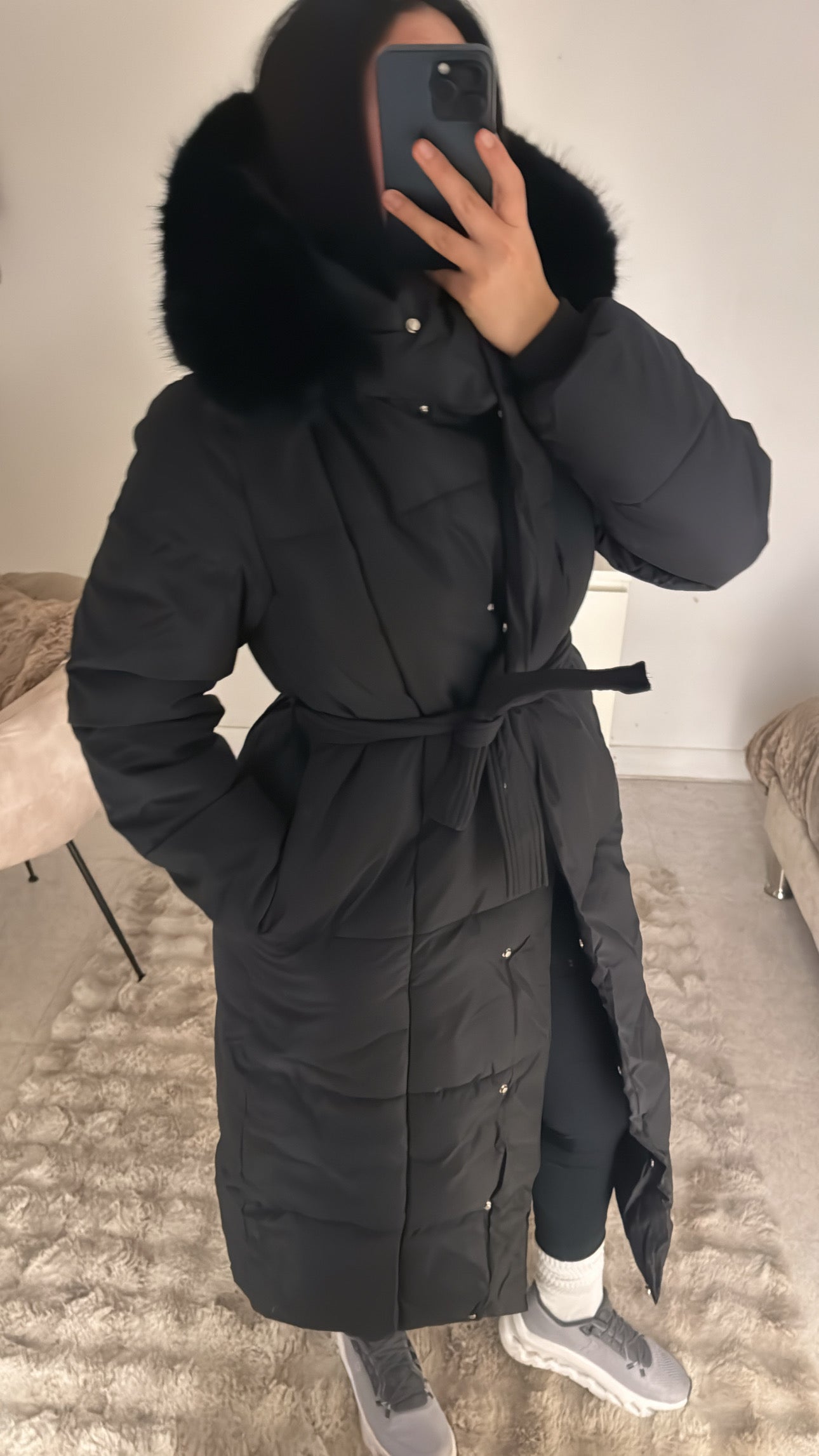 DOUDOUNE LONGUE À CAPUCHE FOURRURE NOIRE