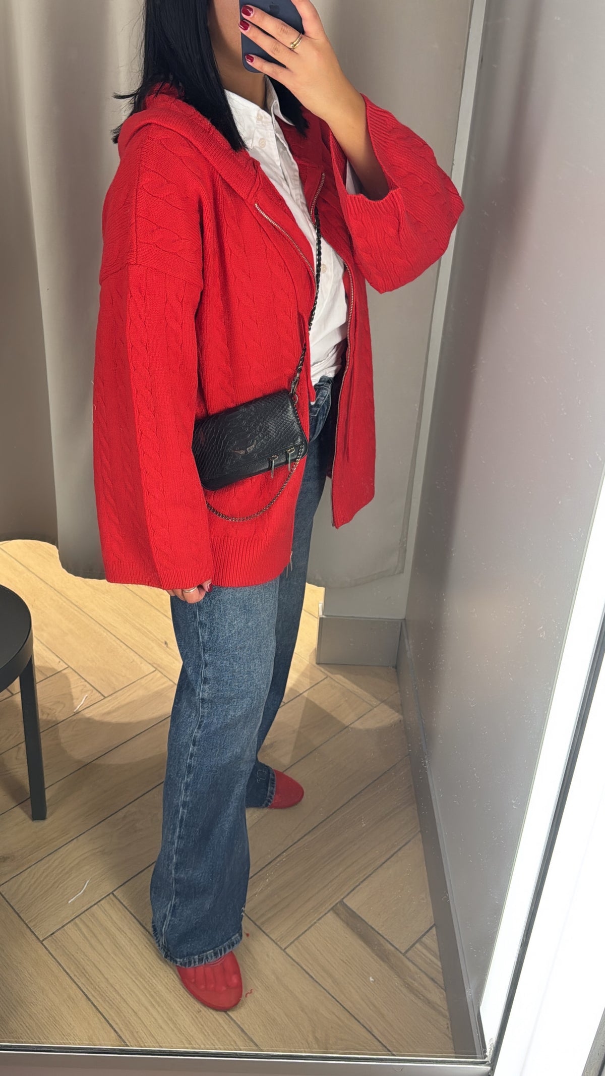 GILET TRICOT À CAPUCHE ROUGE