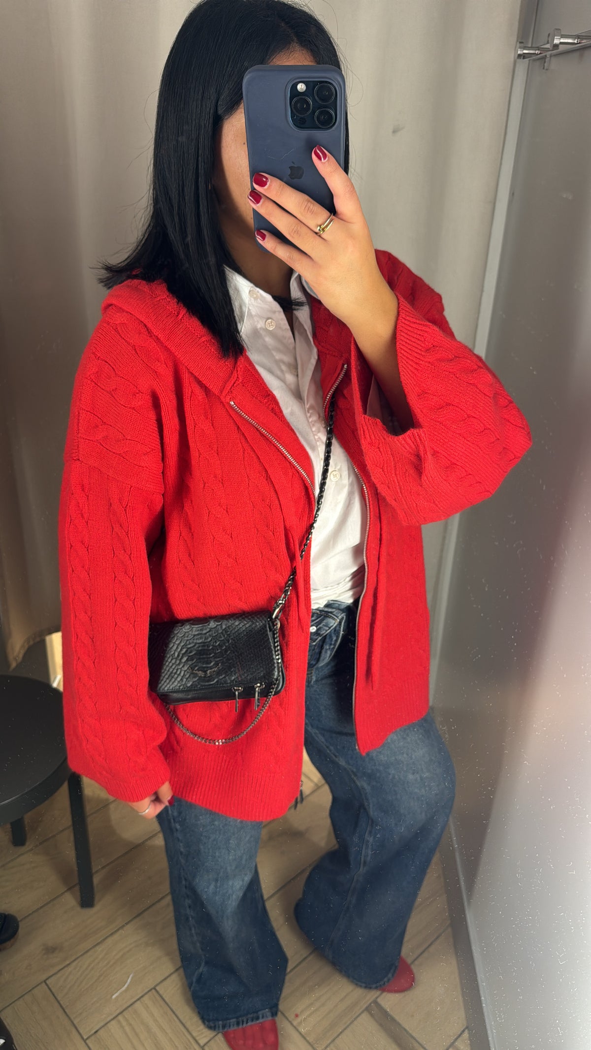 GILET TRICOT À CAPUCHE ROUGE