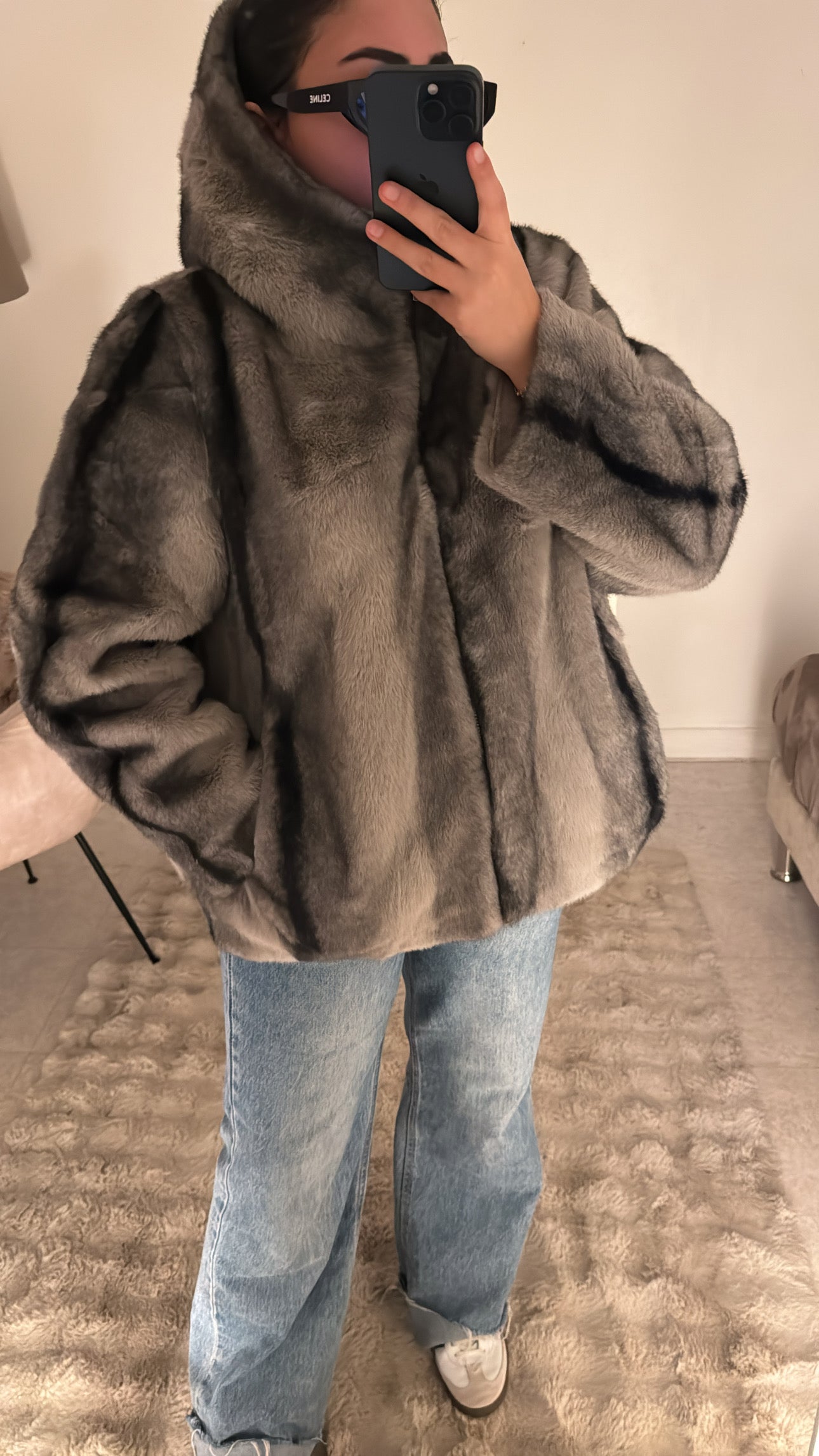 FOURRURE À CAPUCHE BI COLOR GRISE