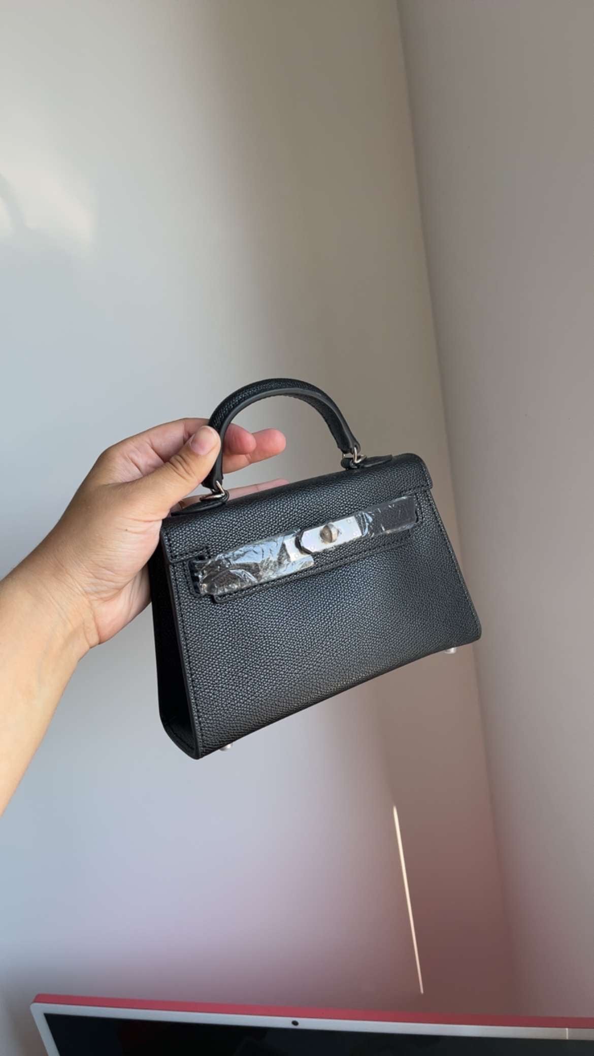 SAC INSPI KELLY NOIR FINITION ARGENT 19 CM